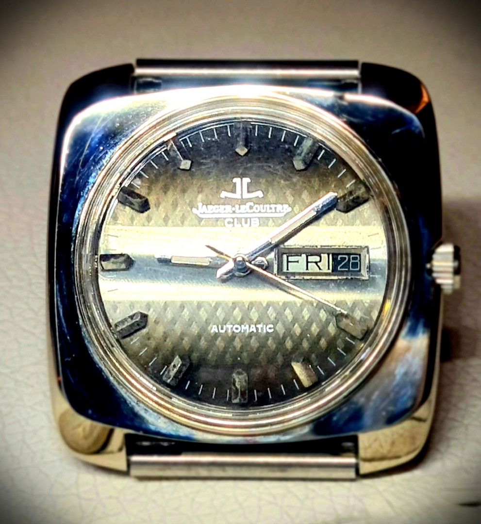 #Jaeger LeCoultre #Luxury Watch Swiss Made Automatic (Category: Luxury Watches) located in Caloocan City. Submitted by allig8 (Listing ID 1323060357, Image 2). Description: This JAEGER LECOULTRE Swiss watch boasts a stunning silvery case with a beautiful round gray dial that features silver hour markers as indices. The 40mm square case houses a reliable automatic movement with 21 jewels, ensuring accurate timekeeping that will last beyond a lifet