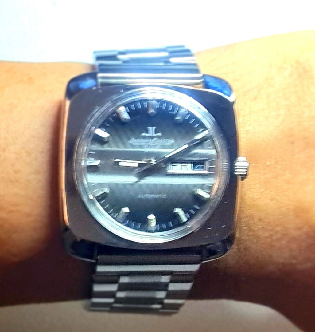 #Jaeger LeCoultre #Luxury Watch Swiss Made Automatic (Category: Luxury Watches) located in Caloocan City. Submitted by allig8 (Listing ID 1323060357, Image 1). Description: This JAEGER LECOULTRE Swiss watch boasts a stunning silvery case with a beautiful round gray dial that features silver hour markers as indices. The 40mm square case houses a reliable automatic movement with 21 jewels, ensuring accurate timekeeping that will last beyond a lifet