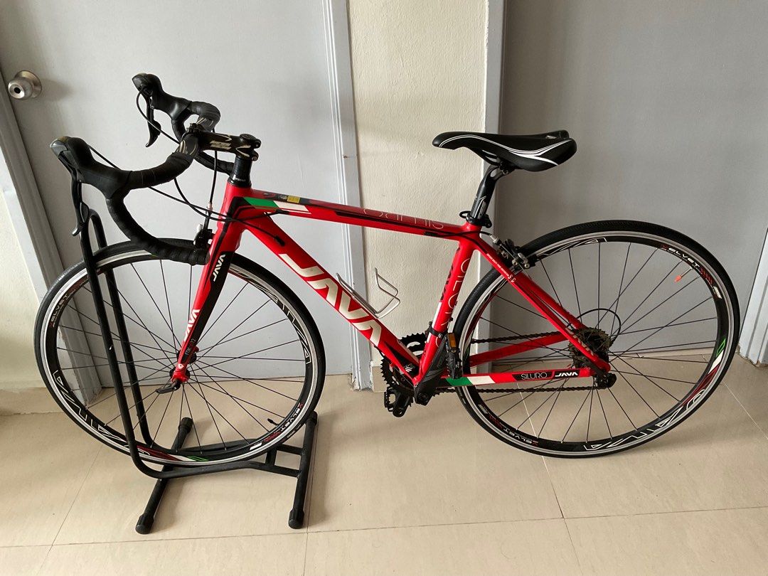 Java Siluro (Category: Bicycles) located in Kajang. Submitted by _zfbundle (Listing ID 1323045663, Image 1). Description: Java Siluro Size : 44cm Condition as per picture. Working well, but might need some maintenance done. Price is up for negotiation. Free helmet..