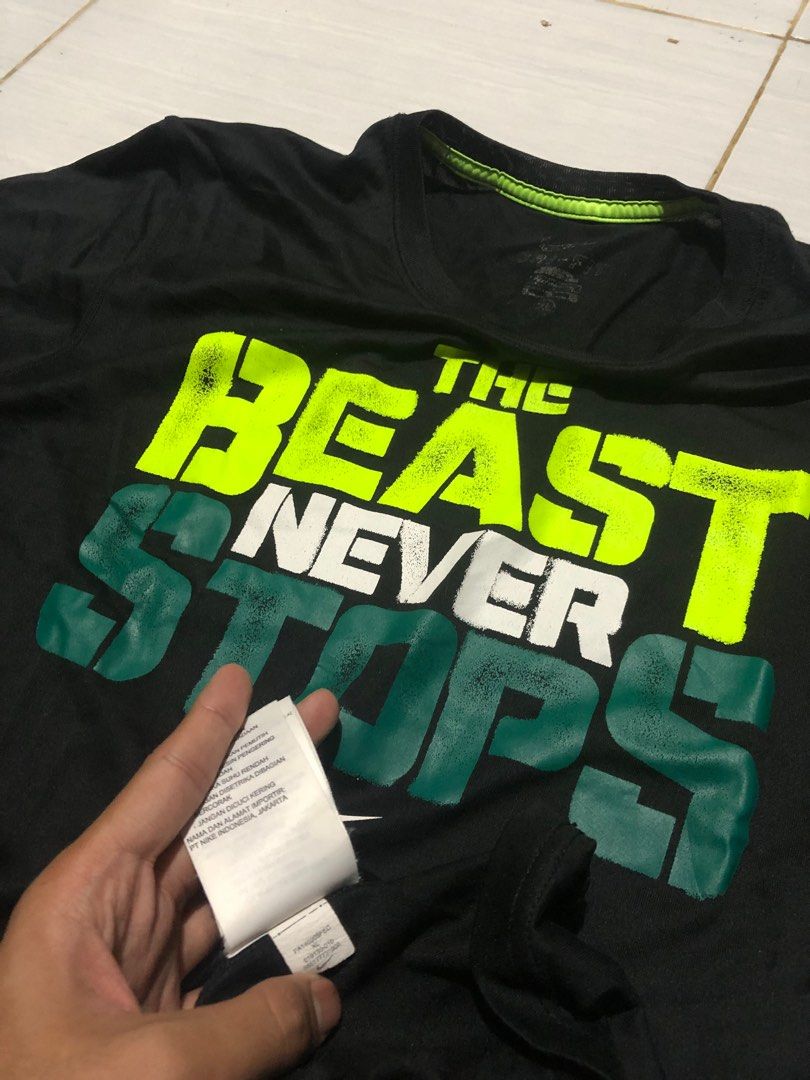 kaos jersey nike the beast never stops Fesyen Pria Pakaian Atasan di Carousell