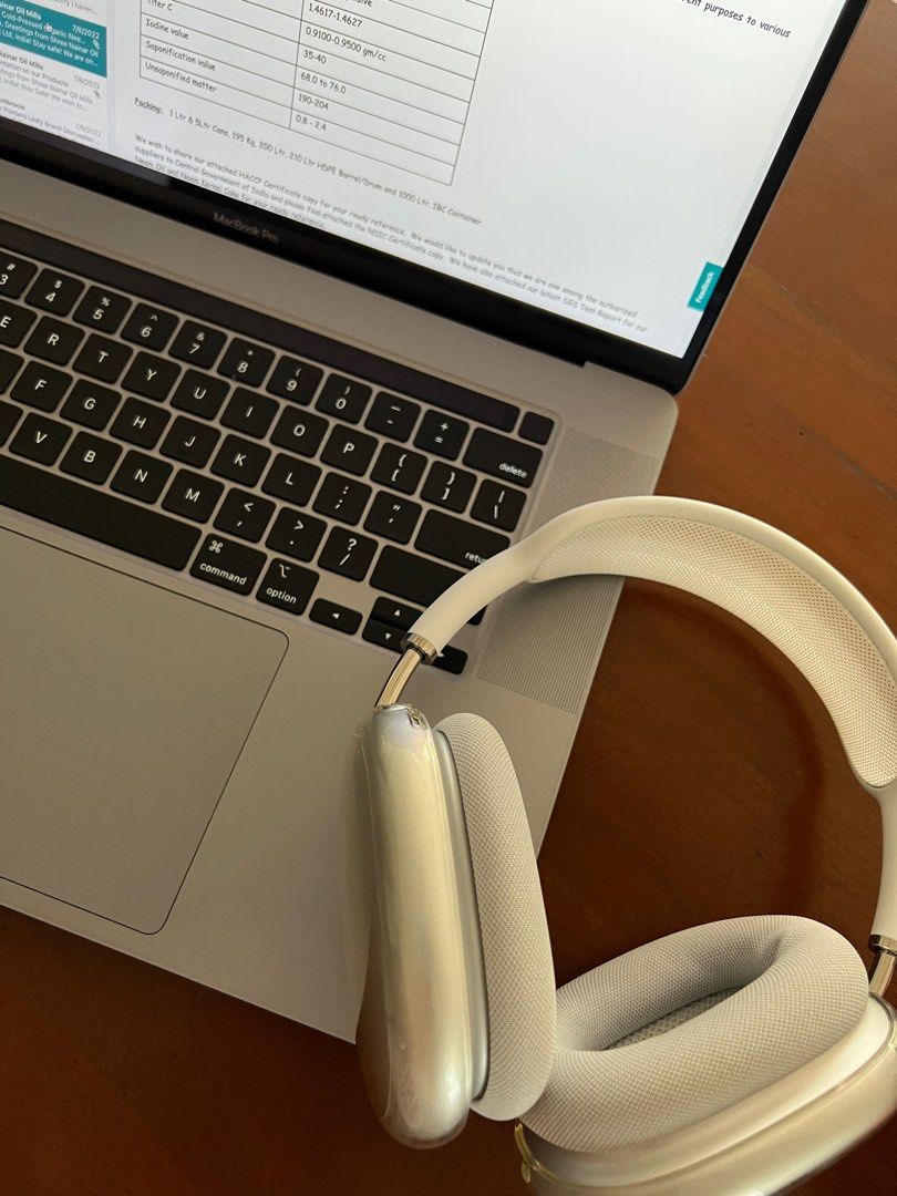 MacBook Pro with Touchbar (16-inch, 2019) (Category: Laptops & Notebooks) located in Manila. Submitted by marc.marc9 (Listing ID 1322966927, Image 1). Description: Battery Health: Normal Almost New No Dents, very smooth Never been repaired Finish Space Gray Display Retina display 16‑inch (diagonal) LED‑backlit display with IPS technology; 3072‑by‑1920 native resolution at 226 pixels per inch with support for millions of colors Supported scaled re