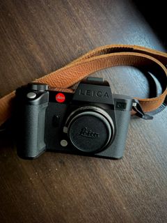 (Category: ) located in . Submitted by mad.about.cameras (Listing ID 1322955978, Image 1). Description: .