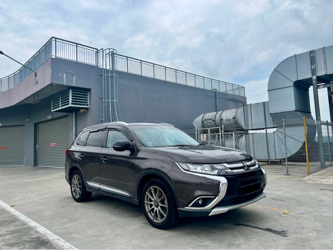 mitsubishi-outlander-2-0-cvt-classic-7-seater-a-cars-used-cars-on