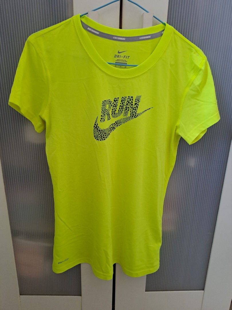 nike neon yellow t shirt