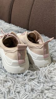 (Category: ) located in . Submitted by tailorthriftph (Listing ID 1323063409, Image 1). Description: .