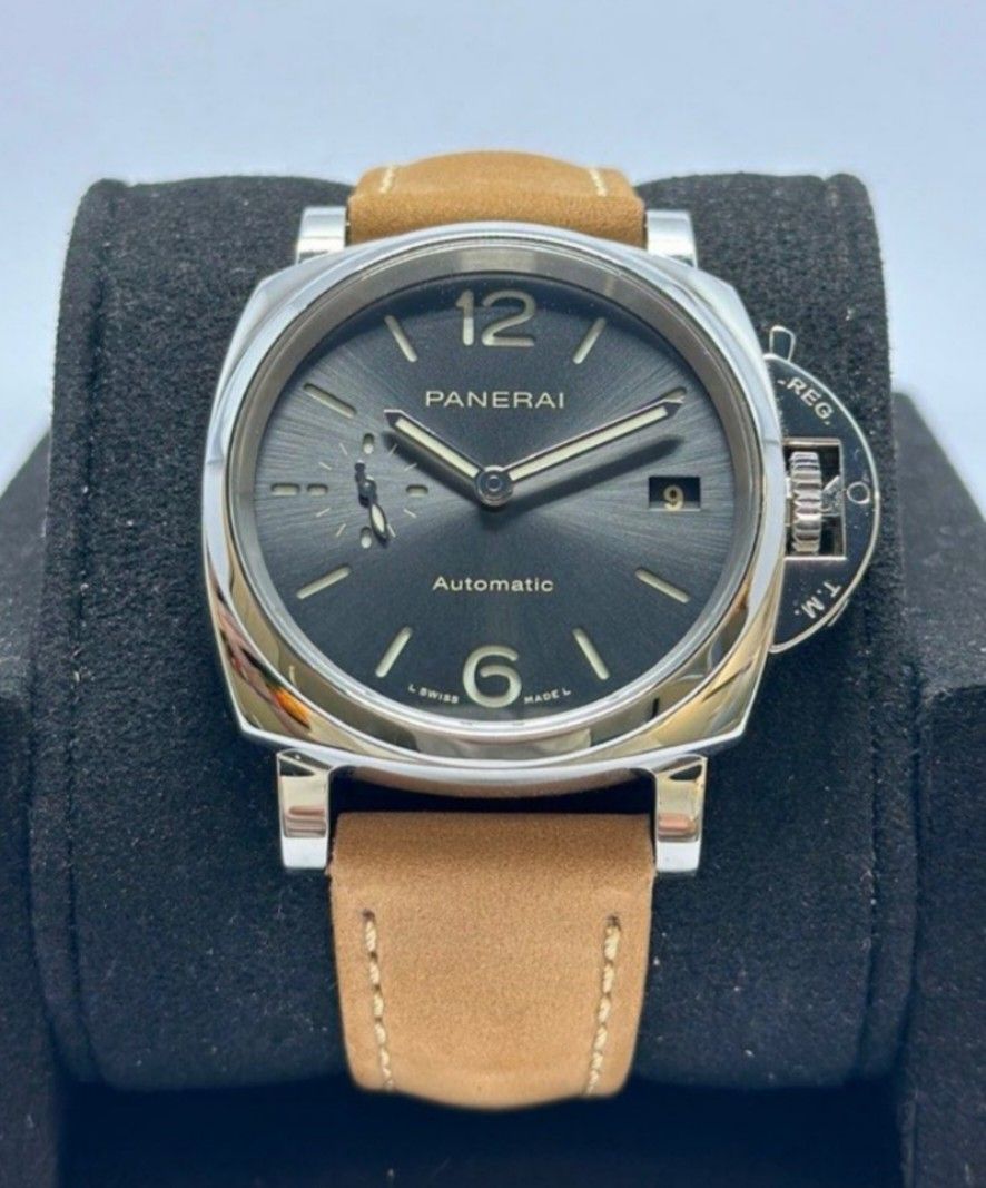 Panerai Luminor Due 42mm (Category: Luxury Watches) located in Mandaluyong City. Submitted by 88nac (Listing ID 1322915695, Image 1). Description: 42mmm Panerai Perfect fit for the small wrist Panerai 1250 Full set 9.8/10 condition 2021 42mm Foreign AD 318k Slightly Neg PM for inquiries.