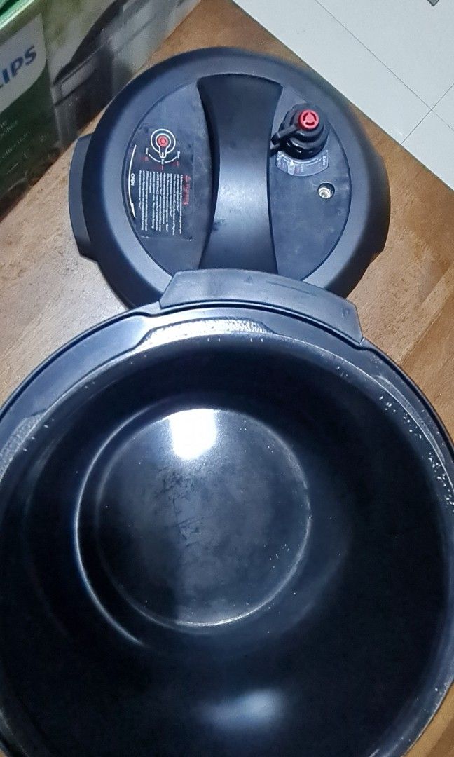 Philips multicooker HD2237 (Category: Cookers) located in Pasig City. Submitted by ustaq (Listing ID 1322976873, Image 3). Description: Philips multicooker HD2237 used but still in good working condition with mininal flaws. Pm me to see actual video.