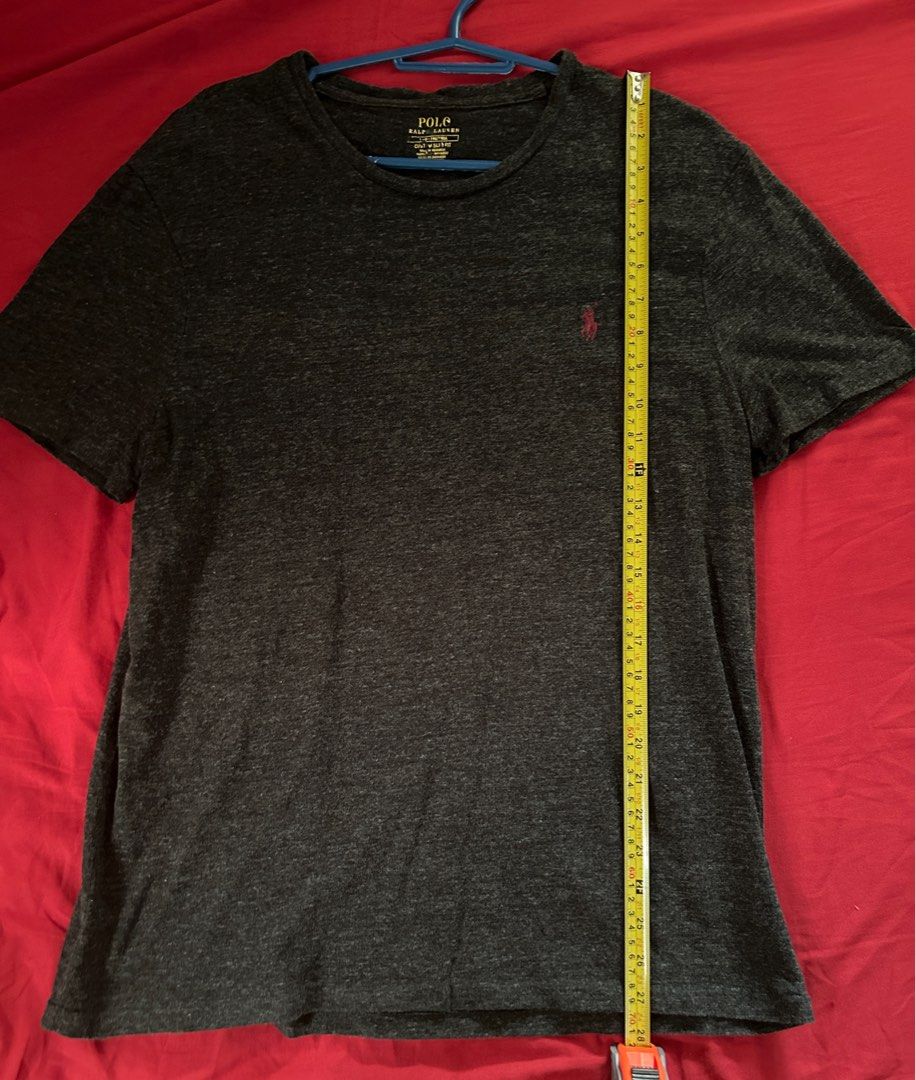 POLO RL T-SHIRT (original) (Category: Tshirts & Polo Shirts ) located in San Ildefonso. Submitted by PatchAdamss (Listing ID 1322959057, Image 1). Description: For sale!!! POLO RL T-SHIRT (original) Gray black With pinhole see pic for reference Not noticeable when worn No stains No wash tag.