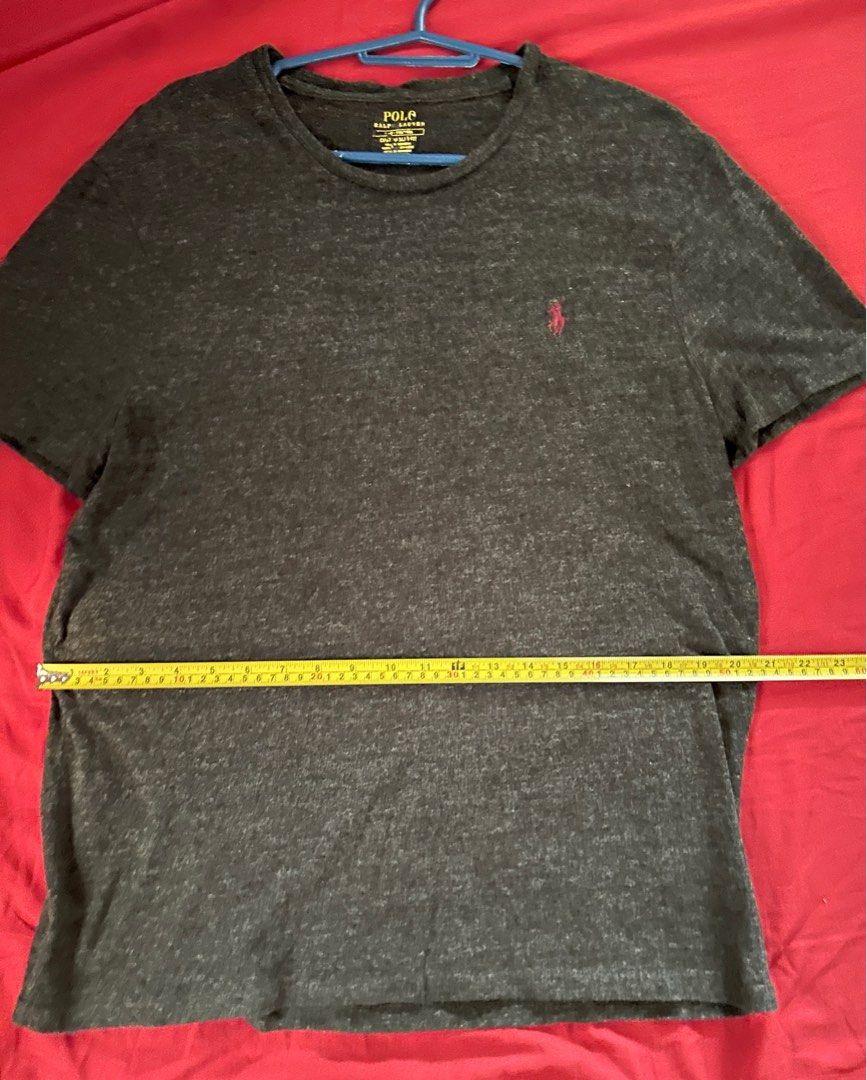 POLO RL T-SHIRT (original) (Category: Tshirts & Polo Shirts ) located in San Ildefonso. Submitted by PatchAdamss (Listing ID 1322959057, Image 2). Description: For sale!!! POLO RL T-SHIRT (original) Gray black With pinhole see pic for reference Not noticeable when worn No stains No wash tag.