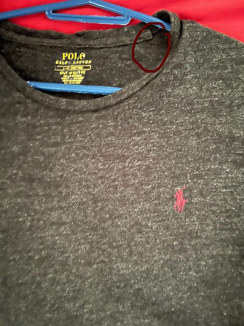 POLO RL T-SHIRT (original) (Category: Tshirts & Polo Shirts ) located in San Ildefonso. Submitted by PatchAdamss (Listing ID 1322959057, Image 3). Description: For sale!!! POLO RL T-SHIRT (original) Gray black With pinhole see pic for reference Not noticeable when worn No stains No wash tag.