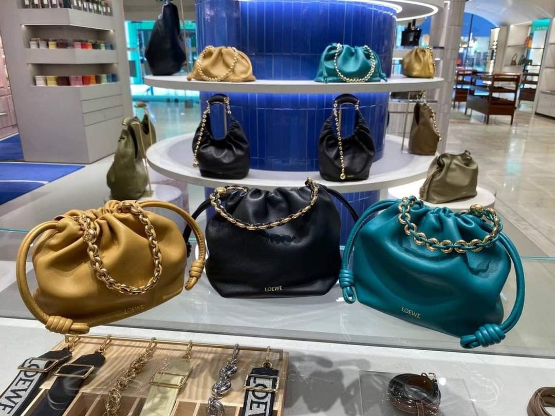 Pre order loewe flamenco bucket (Category: Luxury Bags & Wallets) located in Las Pinas. Submitted by glamdustph (Listing ID 1322976521, Image 2). Description: STAFF SALE 💯 Authentic retail price 189k at least 50k dp 3-4 weeks eda via air cargo plus loc sf Thank you.