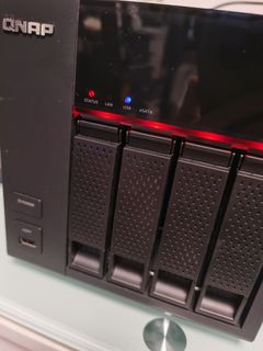 Qnap  TS 412(吾包硬盤)