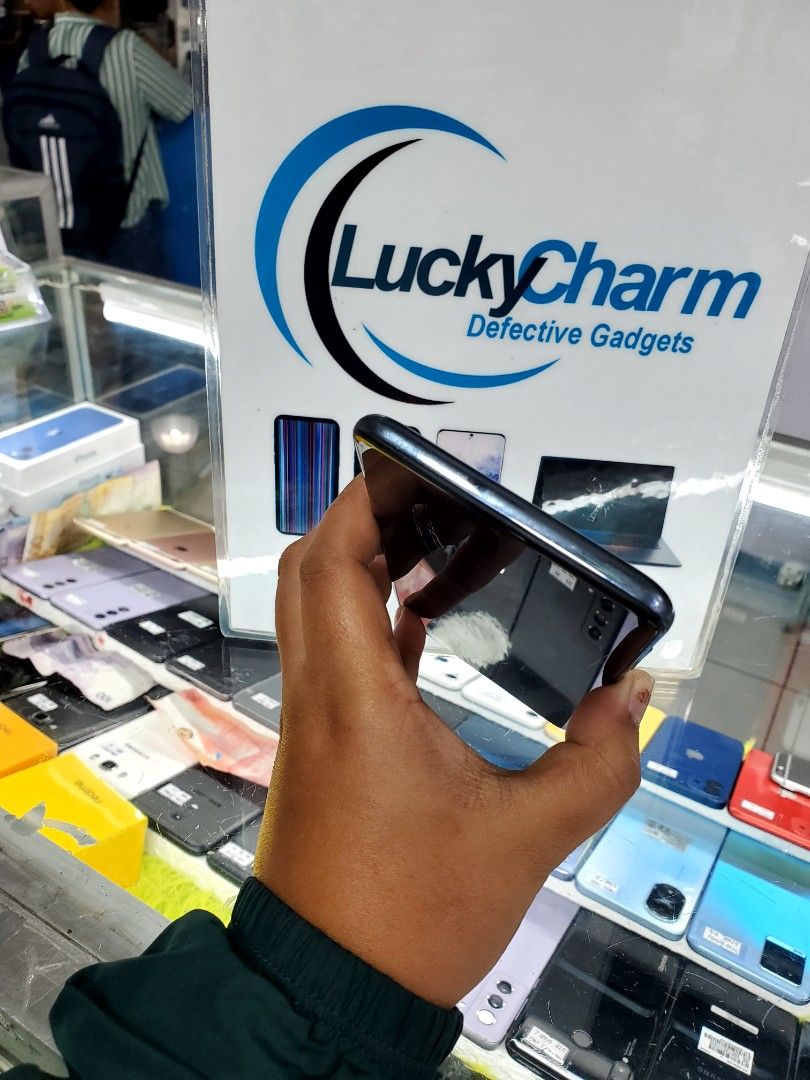 Samsung A71 (Category: Samsung) located in Manila. Submitted by lucky.charm.gadgets (Listing ID 1323013253, Image 3). Description: Samsung A71 8gb/128gb 🅿️2800.00 No repair History GOOD BOARD GOOD FOR PARTS ,CAMERA ,BATTERY etc. Except LCD! LCD ISSUE MAY LINES DUE TO UPDATE ! We Accept cod w/in Metro Manila Only. We accept via Lalamove Payment First Policy upon pick-up. We Ship Nationwide via LBC COD/COP with (LOW-DOWNPAYMENT TO AVOID CANCELLATI