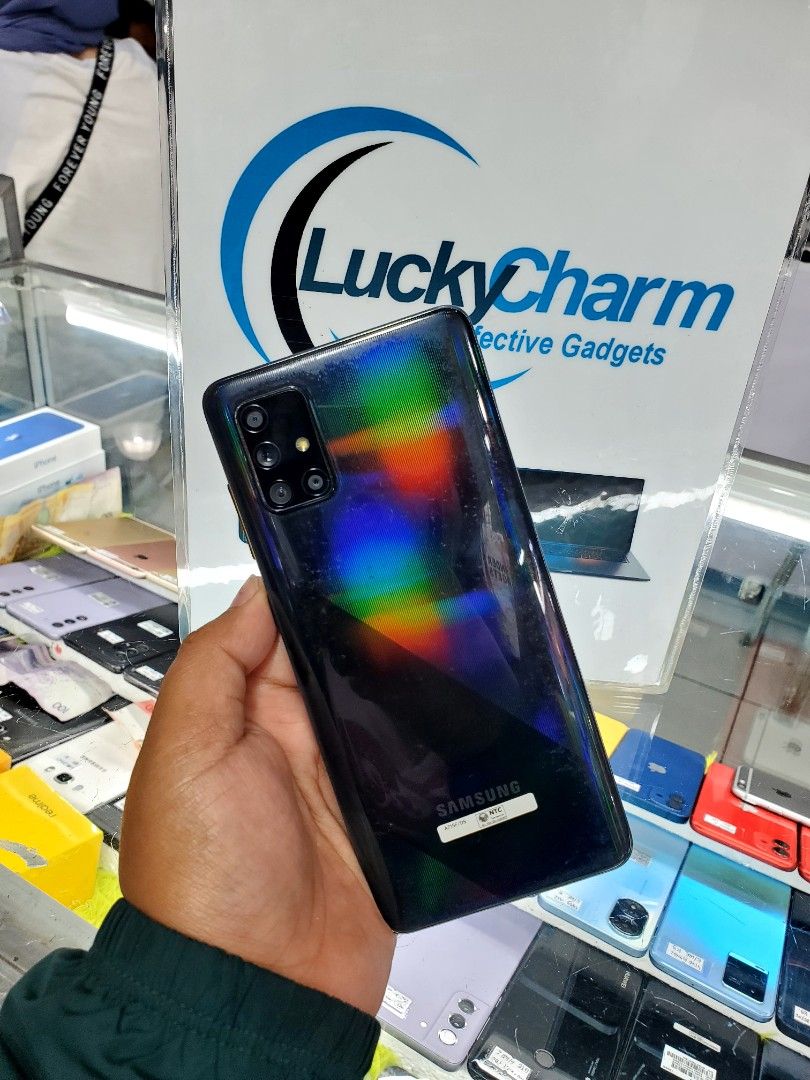 Samsung A71 (Category: Samsung) located in Manila. Submitted by lucky.charm.gadgets (Listing ID 1323013253, Image 1). Description: Samsung A71 8gb/128gb 🅿️2800.00 No repair History GOOD BOARD GOOD FOR PARTS ,CAMERA ,BATTERY etc. Except LCD! LCD ISSUE MAY LINES DUE TO UPDATE ! We Accept cod w/in Metro Manila Only. We accept via Lalamove Payment First Policy upon pick-up. We Ship Nationwide via LBC COD/COP with (LOW-DOWNPAYMENT TO AVOID CANCELLATI
