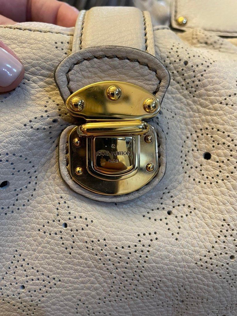 sandy monogram lv mahina leather (Category: Luxury Bags & Wallets) located in Bauang. Submitted by rjae07 (Listing ID 1323023156, Image 2). Description: L🥰V Sandy💜Monogram Mahina leather🥰 XL Bag in excellent condition 😘.