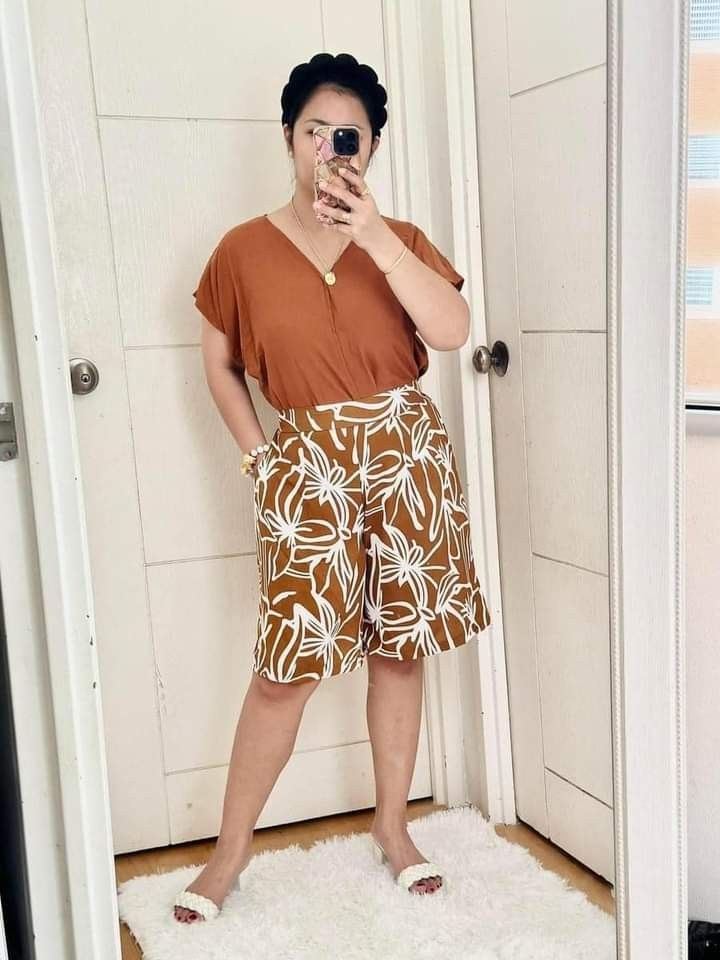 SHEERIN TOKONG TERNO (Category: Sets or Coordinates) located in Cainta. Submitted by agirlnamedkatkatII (Listing ID 1322950332, Image 1). Description: SHEERIN TOKONG TERNO P400.00 FABRIC: PREMIUM PRINTED CHALLIS FREESIZE CAN FIT UP TO SEMI XL NOTE: PLEASE PROVIDE 2ND AND 3RD COLOR OPTIONS.