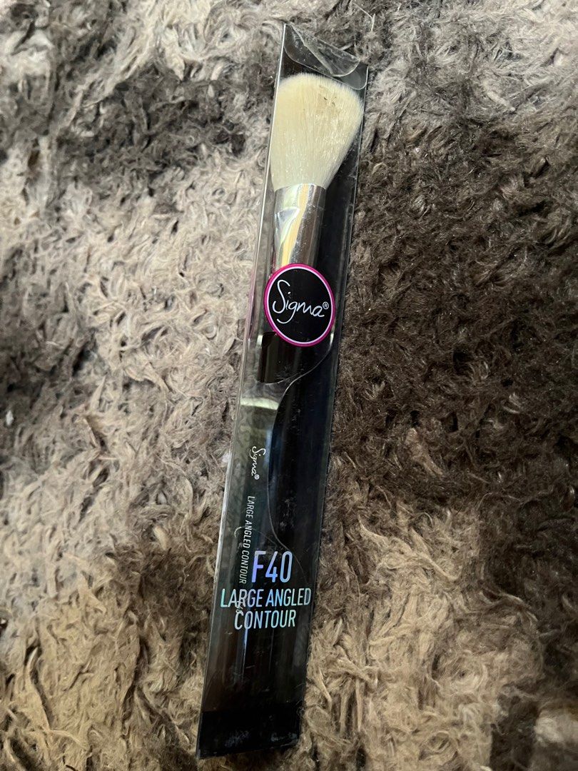 Sigma beauty brush F40 (Category: Makeup) located in Cavite. Submitted by ekasbeautyandtoysroom (Listing ID 1323059618, Image 1). Description: Authentic sigma beauty f40 blush,contour bronzer brush Bn with box Perfect addition to your make up brushes.