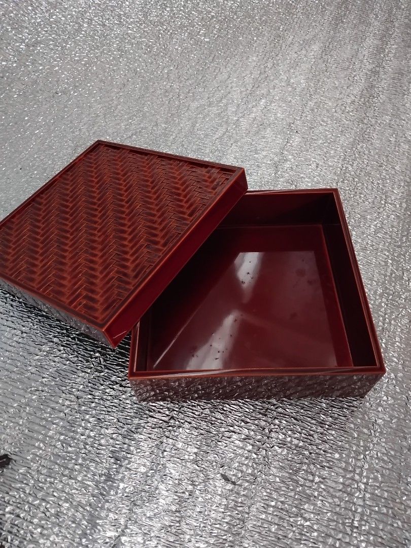 Storage box lacquer (Category: Food Organization & Storage) located in Quezon City. Submitted by plutus08 (Listing ID 1322940275, Image 2). Description: lacquer bento box W18.5cm x L 18.5cm x H5.5cm note no partion inside.