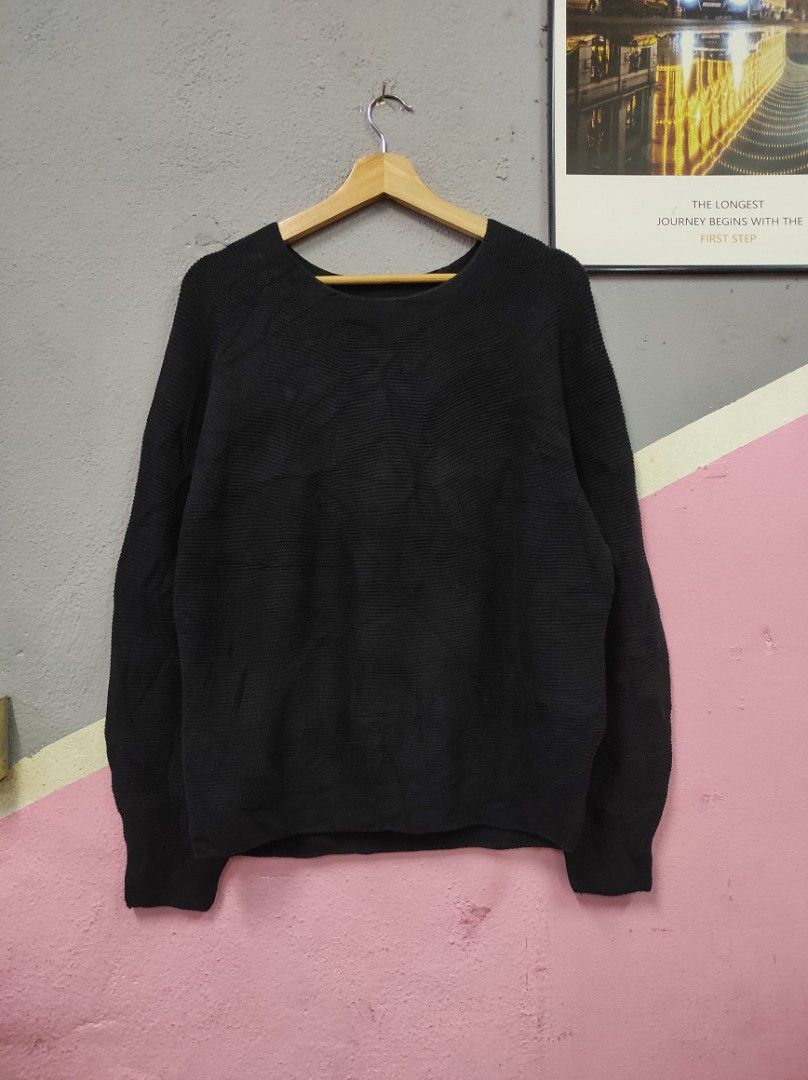 Uniqlo black jumper on sale