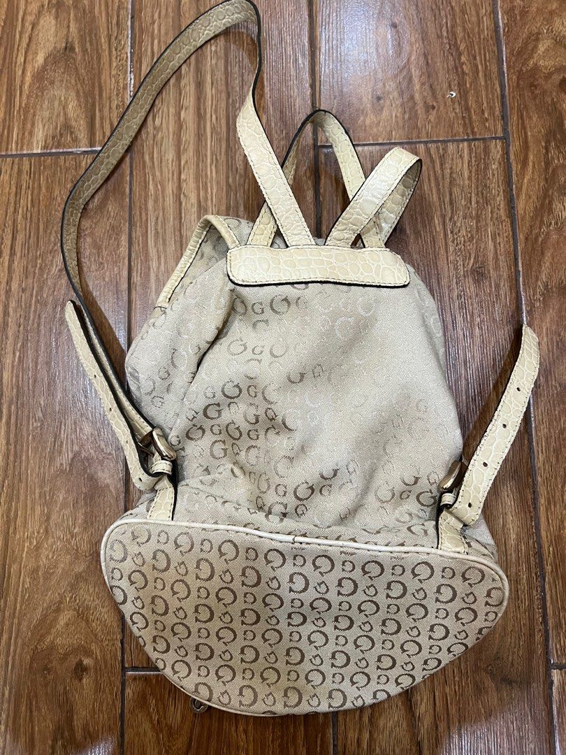 Vintage metal buckle Guess backpack (Category: Backpacks) located in Quezon City. Submitted by soymilq (Listing ID 1322989597, Image 3). Description: Broken magnet closure MOP: Gcash, GoTyme MOD: J&T / Grab Delivery / Lalamove ( buyer will shoulder shipping fee ).