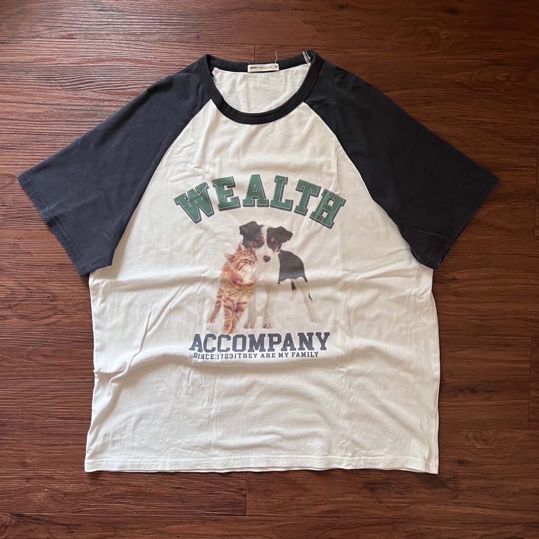 Vintage style Two tone Tee (Category: Tshirts & Polo Shirts ) located in Manila. Submitted by help.dean.to.declutter (Listing ID 1322949569, Image 2). Description: W23 L25 Color rate 9/10 Condition 9/10.
