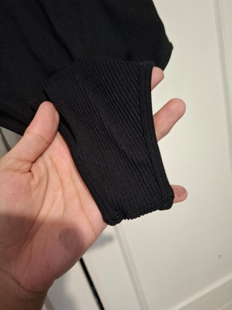 Zara black fitted body suit small (Category: Sleeveless) located in Marikina City. Submitted by shoppleshopple (Listing ID 1323024053, Image 3). Description: no tag I took it out kasi zara small black fitted body suit super flattering rfs bulked up! doesn't fit na.