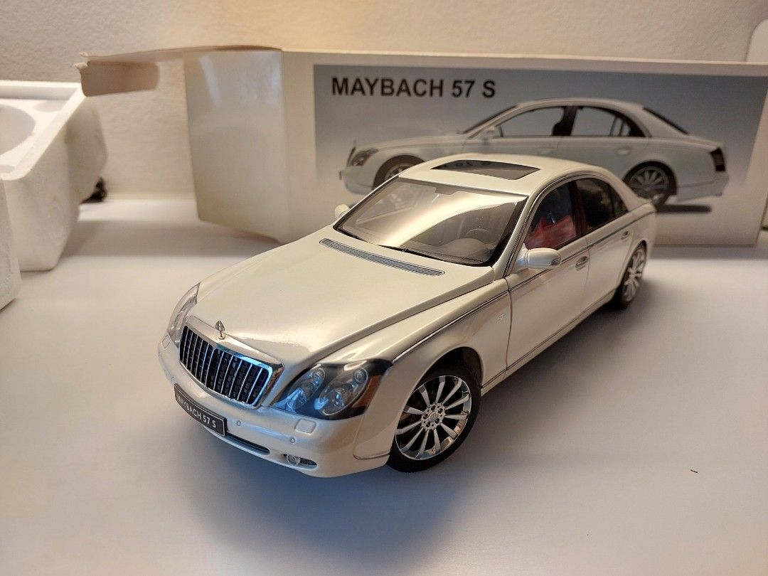 1/18 Autoart Maybach 57S, Hobbies & Toys, Toys & Games on
