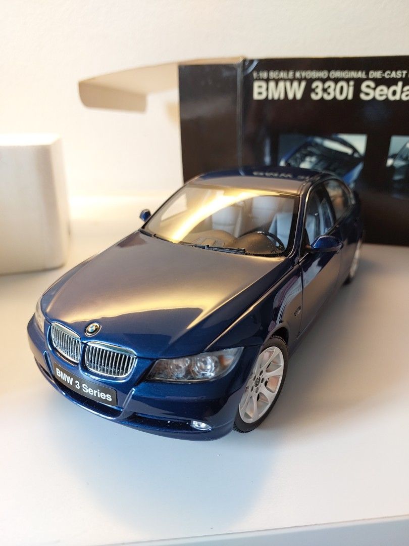送料無料 百貨店 BMW ミニカー 330i BMW 京商（1/18 1/18スケール (E90) Sedan ミニカー