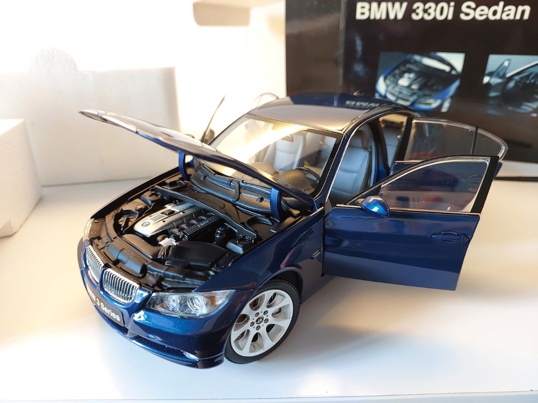 Kyosho BMW 330i Sedan 1:18 ダイキャスト Kyosho BMW 330i Sedan 1:18 ダイキャスト - メルカリ