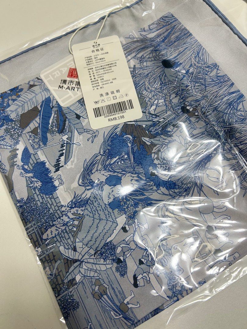 桑蠶絲絲巾-杭州工藝博物館紀念品, 女裝, 手錶及配件, 絲巾- Carousell