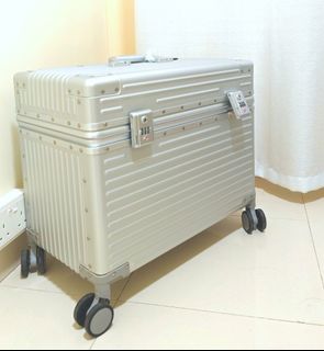 （分類：）位於 。 由 LiaMona 提交（商品編號 1318186012，圖片 1）。簡介： 。