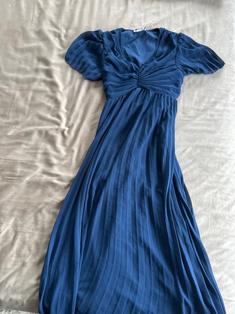 asos design pleated bodice flutter sleeve pleat midi dress ASOS DESIGN Pleated Bodice Flutter Sleeve Pleat Midi Dress in Navy, Women's  Fashion, Dresses & Sets, Dresses on Carousell