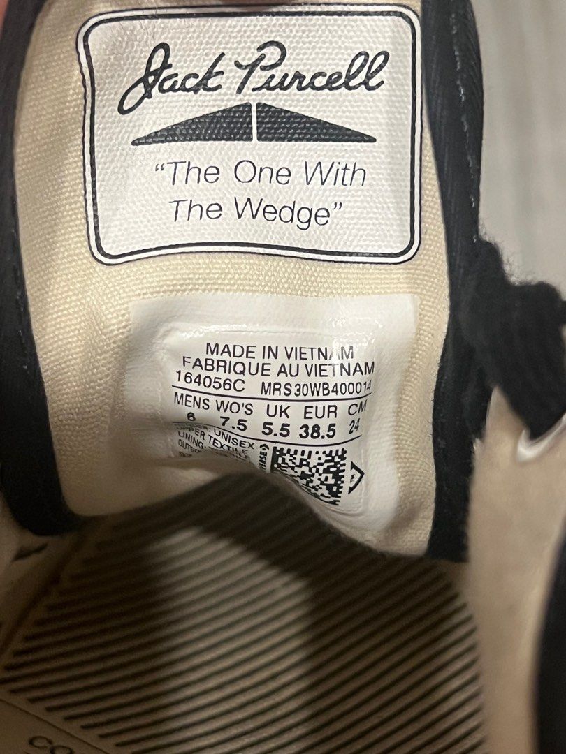 CHRISTMAS SALE!!! Authentic Converse Jack Purcell (Category: Sneakers) located in Quezon City. Submitted by declatter (Listing ID 1318160170, Image 3). Description: Just needs cleaning With minimal heel drag Rfs: decluttering.