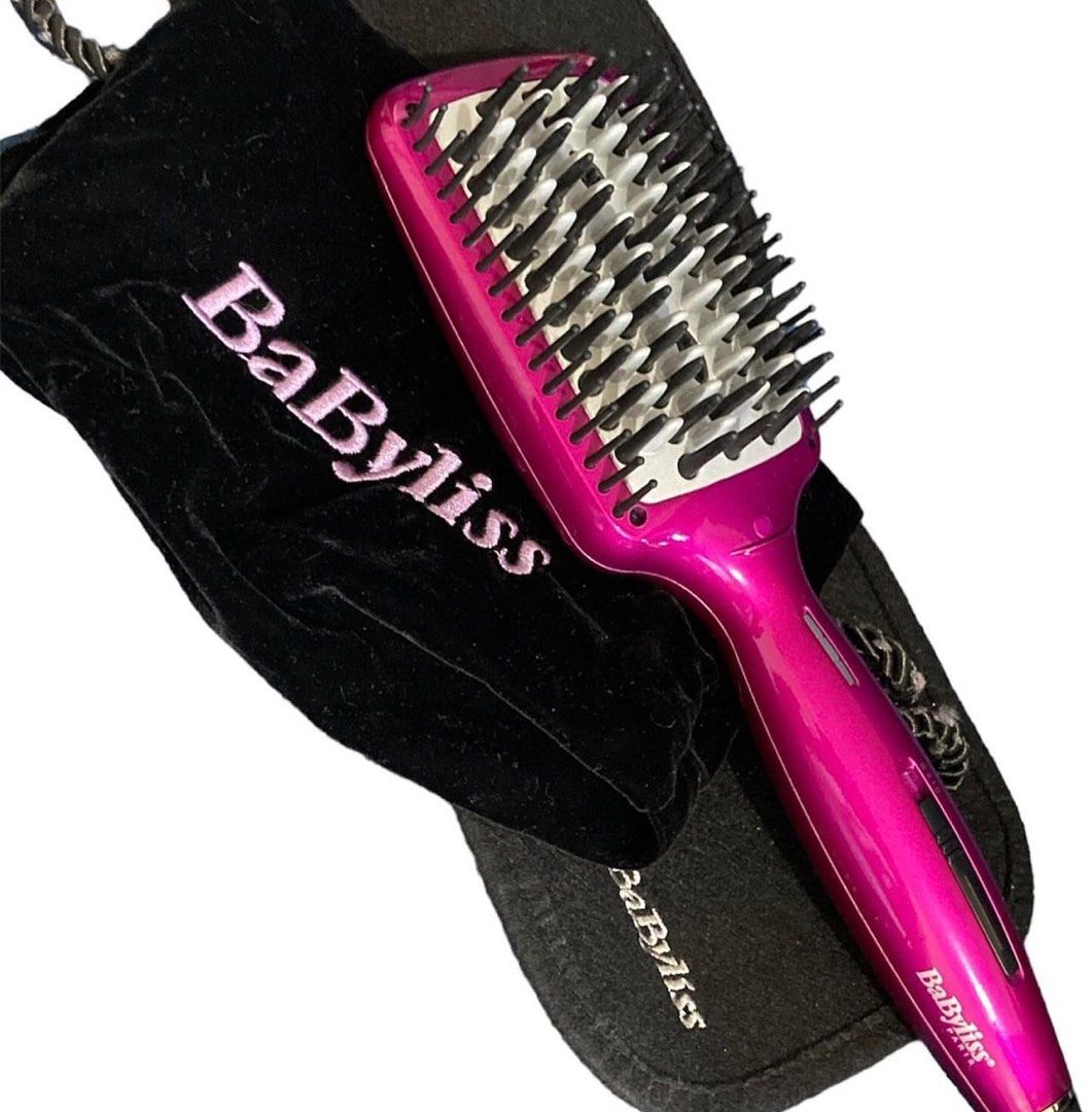 Babyliss Double Ionic Ceramic Hair Straightening Brush (Category: Hair) located in Quezon City. Submitted by decluttering25 (Listing ID 1318162026, Image 2). Description: Complete with mat and velvet case Straightens while keeping the hair soft and smooth 220v Last photo for price reference only.