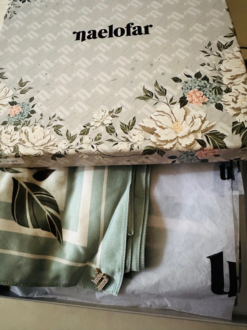 naelofar bawal shawl