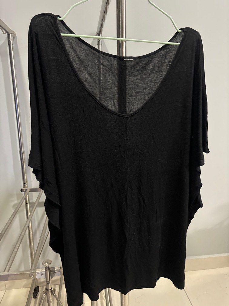 Black T (Category: Other Tops) located in Subang Jaya. Submitted by thebigheadprawn (Listing ID 1318239749, Image 1). Description: Black Free size fits XXXXL - XXXXXL.