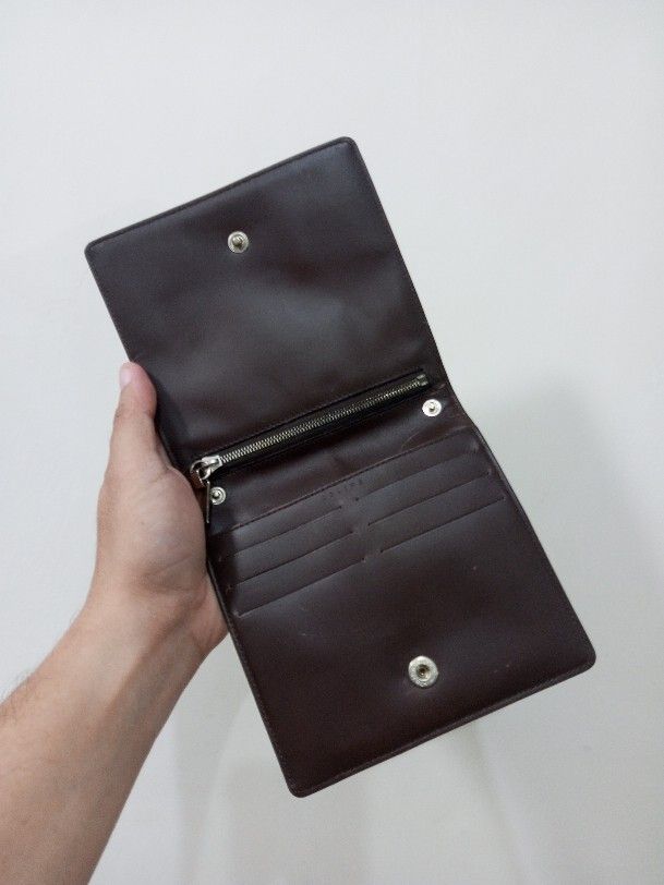 CELINE bifold wallet (Category: Luxury Bags & Wallets) located in Naga. Submitted by queburock (Listing ID 1318154836, Image 2). Description: vintage 90s. used but in very good condition canvas and leather material..