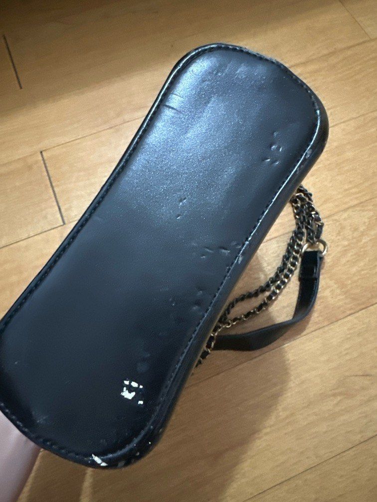 Chanel Gabrielle black (Category: Luxury Bags & Wallets) located in Quezon City. Submitted by itsmatilda318 (Listing ID 1318105948, Image 3). Description: NGA See pictures for flaws .