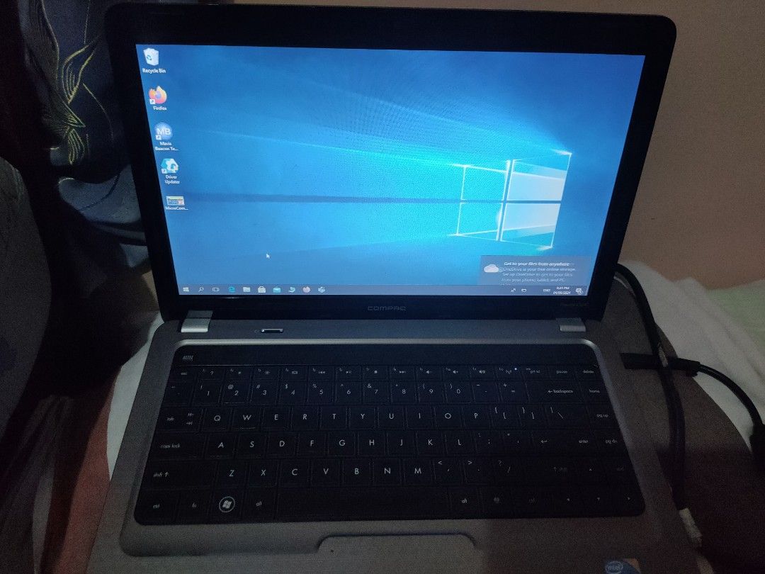 Compaq laptop (Category: Laptops & Notebooks) located in Pateros City. Submitted by lance_cagadoc (Listing ID 1318206826, Image 1). Description: selling my Compaq laptop Intel core I3 ATI Radeon premium graphics with receipt and bag issue: battery.
