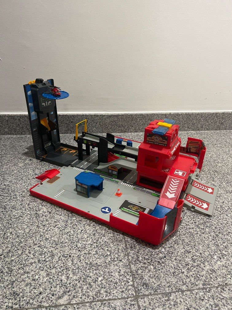 Fast Lane Firetruck Playset