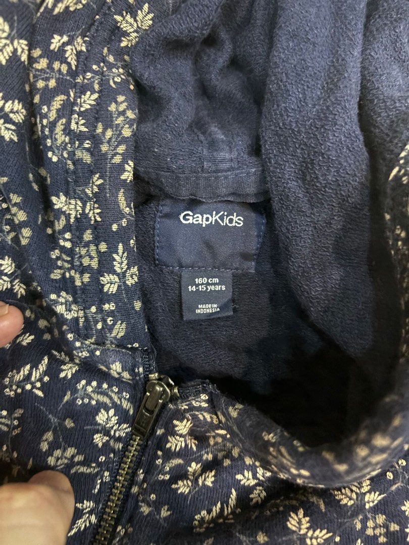 Gap jacket (Category: Coats, Jackets and Outerwear) located in Singapore. Submitted by pilgrim19 (Listing ID 1318202778, Image 2). Description: .