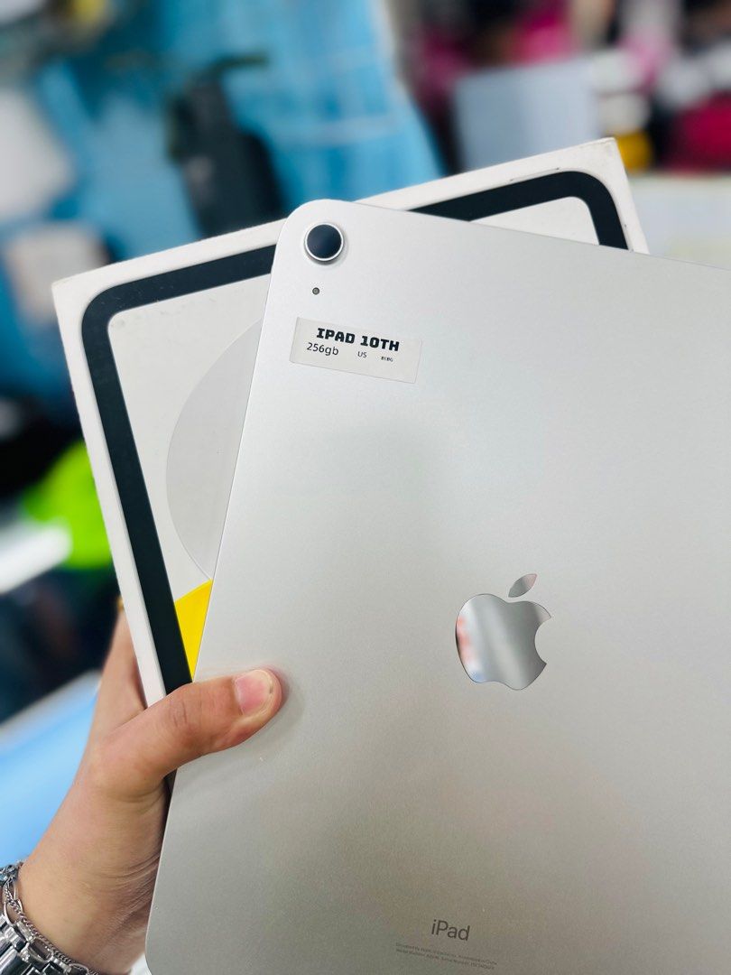 Ipad 10th gen 256GB WIFI ONLY NO ISSUES (Category: iPad) located in San Juan City. Submitted by saabangadgetshop (Listing ID 1318106881, Image 2). Description: Onhand | Pre-owned Ipad 10th gen 256gb Wifi only NO HIDDEN ISSUES NO HISTORY OF REPAIR 99%Smooth TEST TO SAWA RESET ALL YOU WANT NOT REFURBISHED AUTHENTIC PHONE ALL WORKING Mode of Payment : ⬇️ ▪️Cash ▪️Bank Transfer ▪️Gcash 📍Installment available here thru: 📍 ▪️Credit Card + interest ▪️