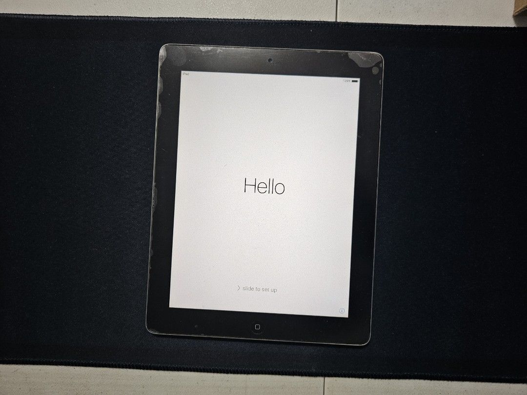 Apple iPad 2 tablet (Category: iPad) located in Las Pinas. Submitted by specteretceps (Listing ID 1318198003, Image 1). Description: 32gb.
