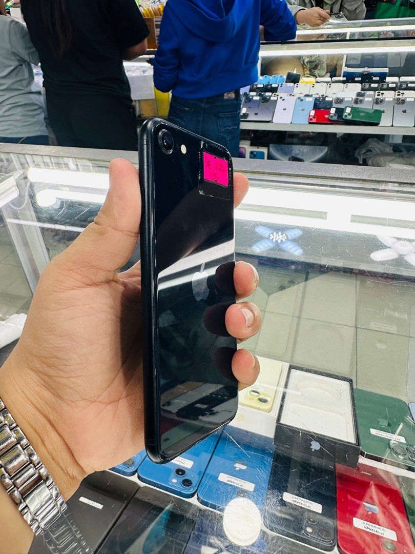 Iphone SE 3rdgen 256gb 100% batt FU (Category: iPhone SE Series) located in San Juan City. Submitted by javedsgadgetshop (Listing ID 1318101395, Image 3). Description: OPEN FOR INSTALLMENT VIA CREDIT CARD/GGIVES/SPAY/BILLEASE & SWAP/TRADE-IN! WE BUY AND SELL ( ANYKINDS OF UNIT BINIBILI PO NAMIN)! PTPA : Padelete po f bawal Quick Specs : Iphone SE 3rdgen •256gb •NTC Variant •100% batt health •Factory Unlock •95% Smoothness •No hidden issue | No Re