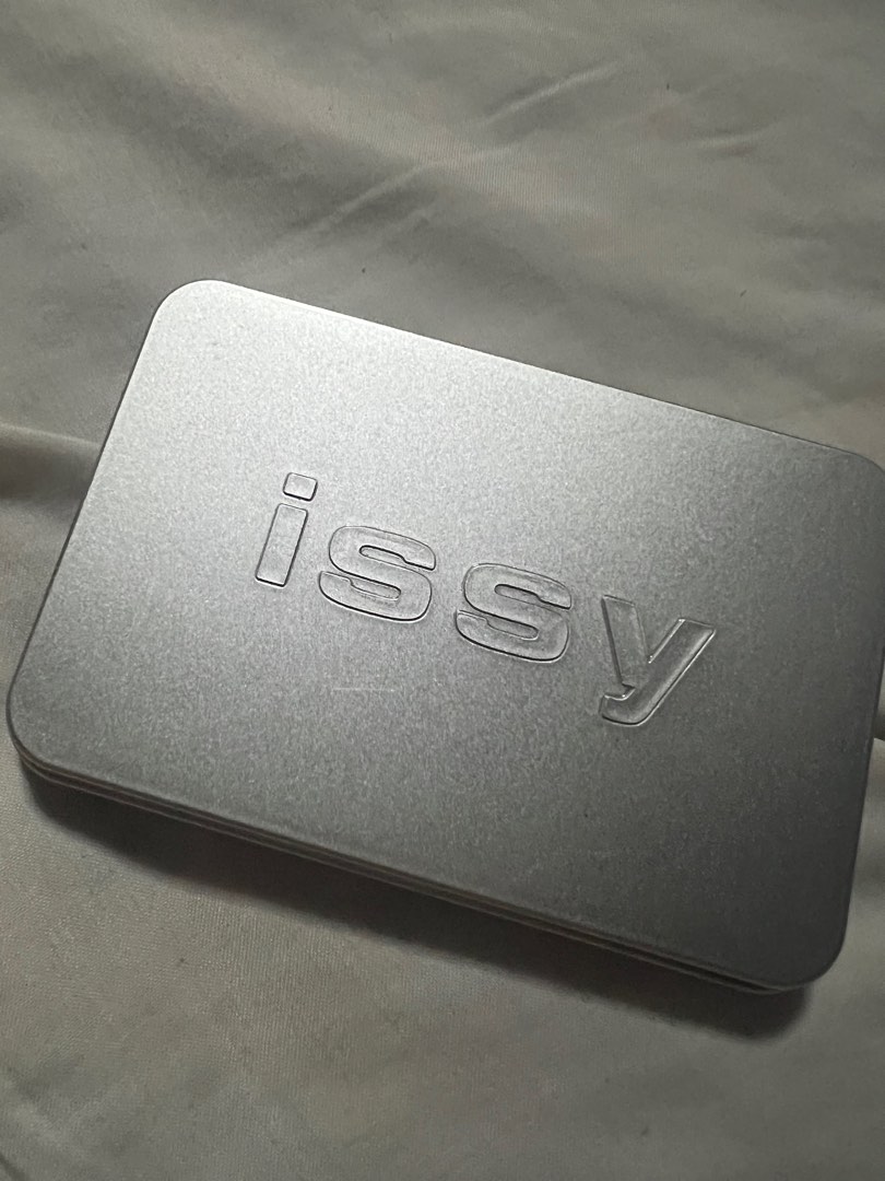 ISSY PALETTE, Beauty & Personal Care, Face, Makeup on Carousell