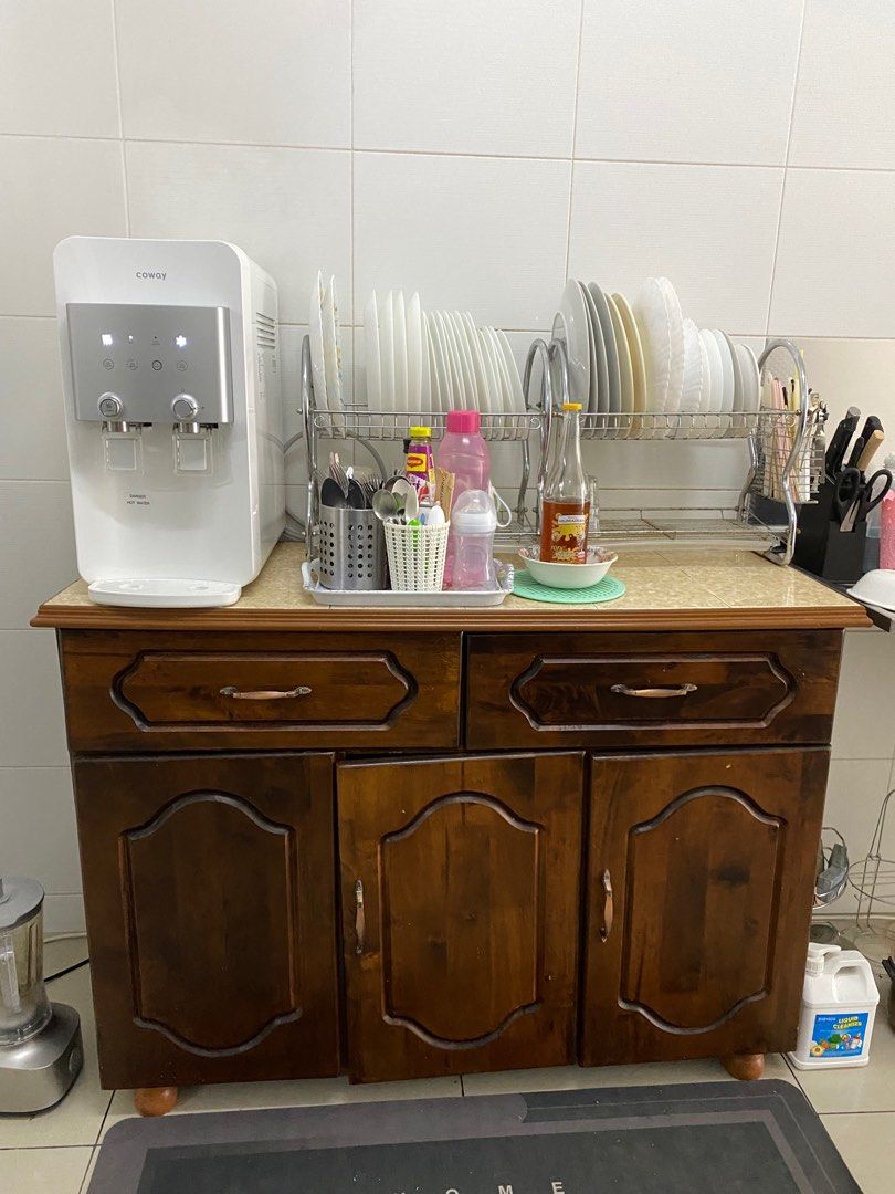 Kitchen table (Category: Shelves, Cabinets & Racks) located in Seremban. Submitted by hahanezz (Listing ID 1318098150, Image 1). Description: .