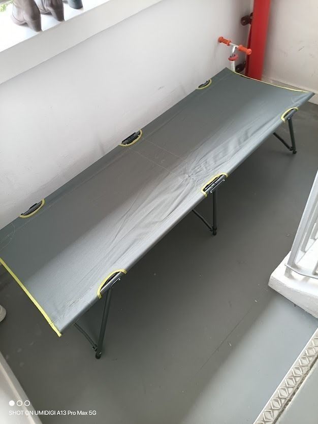 L100 camp bed quechua top