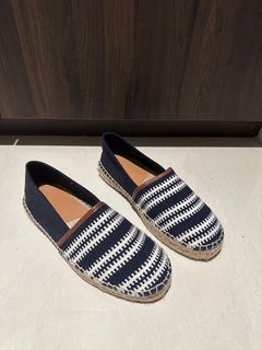 (Category: ) located in . Submitted by preloved4eva (Listing ID 1318224635, Image 1). Description: .
