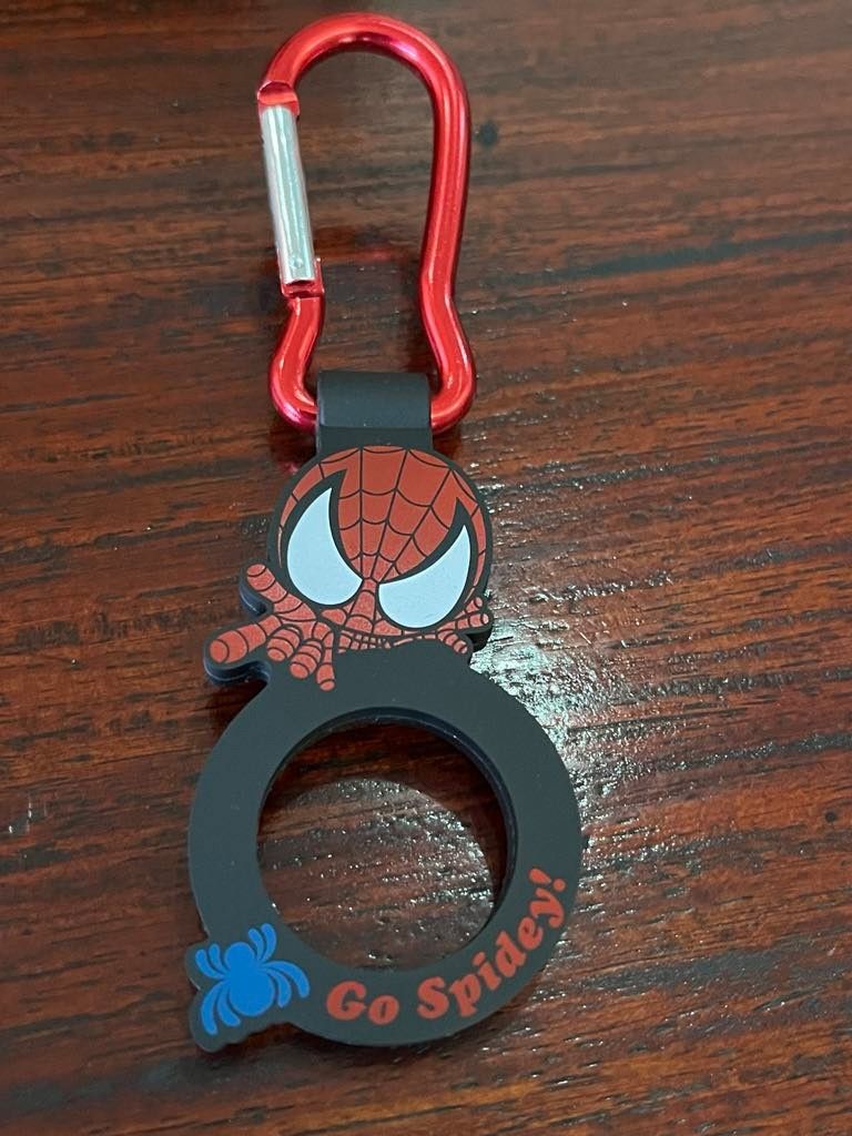 Marvel Spider Man Keychain Carabiner Universal Studios Japan (Category: Western Merchandise) located in Taguig. Submitted by batsybats (Listing ID 1318173383, Image 1). Description: unused.