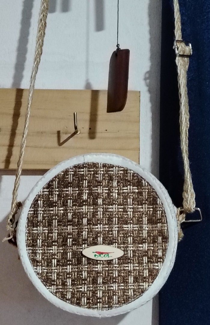 Native round bag small Women s Fashion Bags Wallets Cross body Bags on Carousell